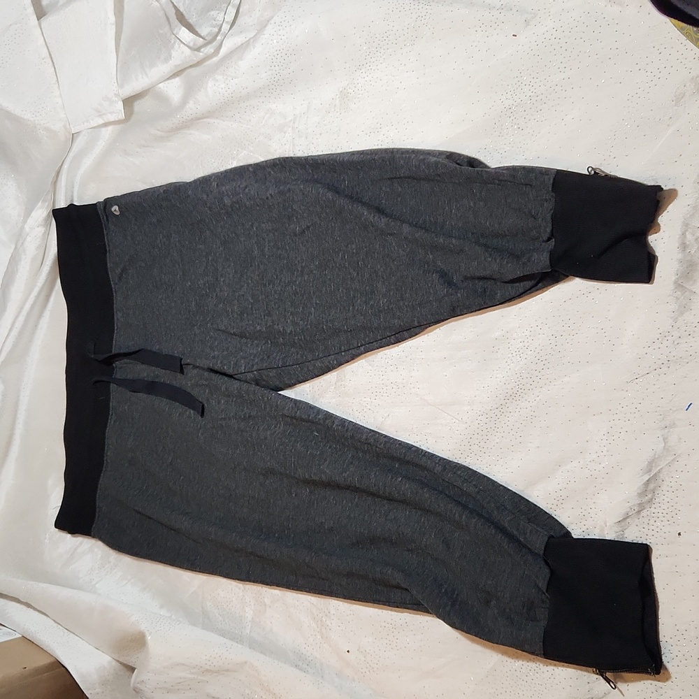 Reflex Capri  joggers for women size L